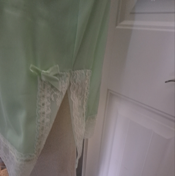 VTG BEELINE USA mint green full slip NYLON lace 36 Short coastal glam *Flaw* - Picture 6 of 11